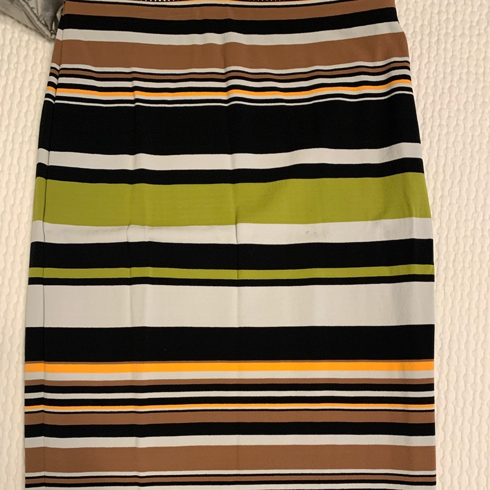 Marc Cain pull up skirt